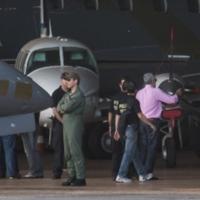 Avião da Polícia Federal com réus do mensalão chega a Brasília