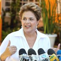 Dilma sanciona lei que garante mais recursos para educação e saúde