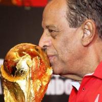 Futebol brasileiro perde o maior dos capitães: morre Carlos Alberto Torres