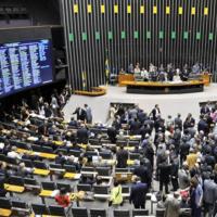 Senado aprova em 1º turno cláusula de barreira e fim de coligações