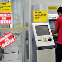 Bancários de todo o país decidem manter a greve