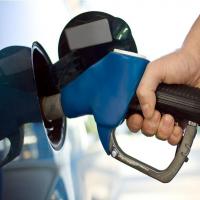 Preço da gasolina deve fechar o ano com aumento de 5%, prevê Banco Central