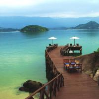 Angra dos reis (RJ) tem praia isolada com belezas naturais