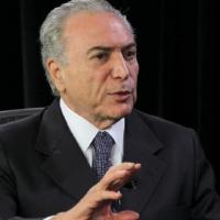 Vice Temer é notificado que se tornou presidente e anuncia ministério