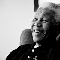 Ex-presidente da África do Sul, Nelson Mandela morre aos 95 anos